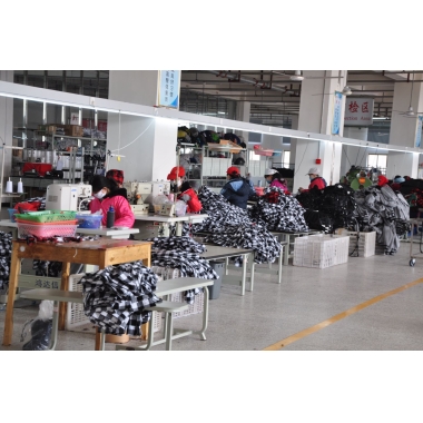 工厂T恤定制厂家如何选？5大核心要点解析